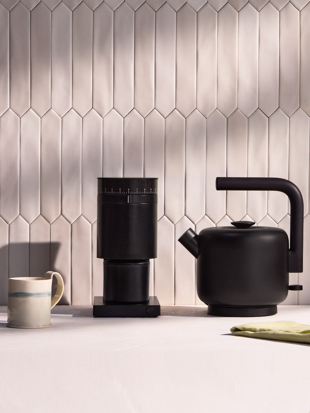 FELLOW Clyde Electric Kettle (120V) (1500ml/50oz) (Matte Black) (Damaged Box)