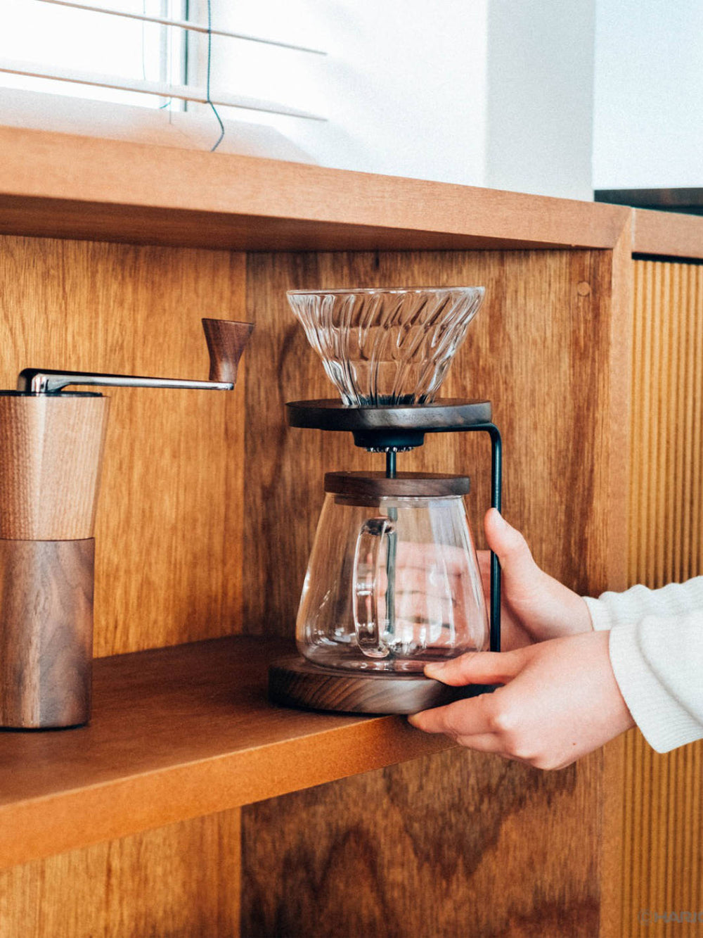 Photo of HARIO V60-02 Glass Dripper (Walnut) ( ) [ HARIO ] [ Pourover Brewers ]
