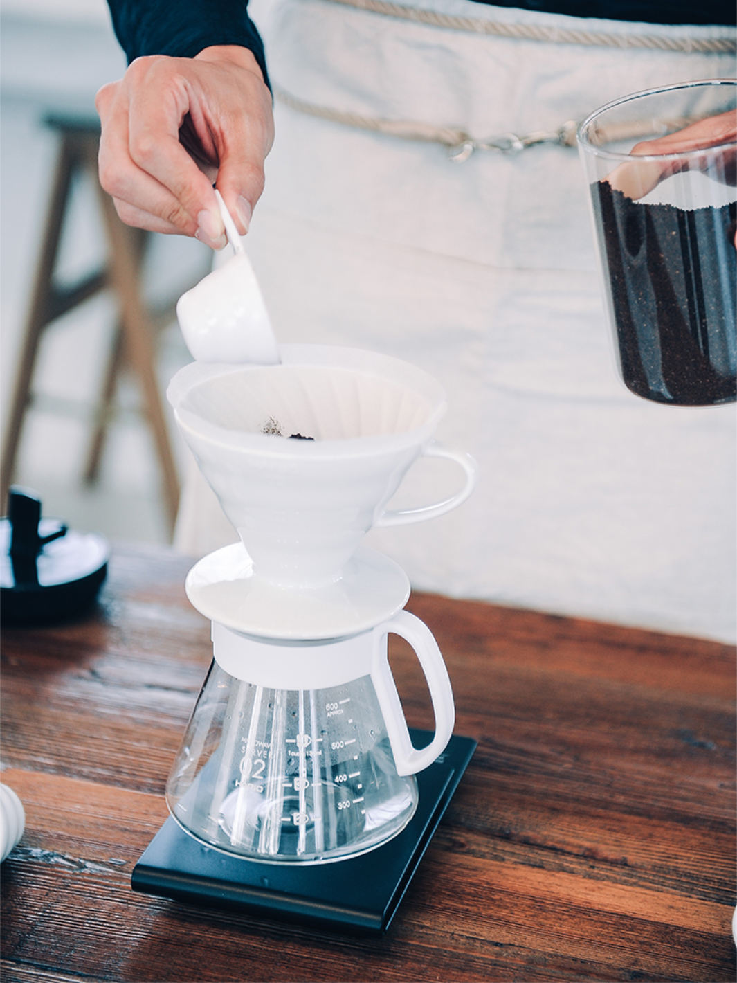 HARIO V60-02 Ceramic Dripper Set (White)